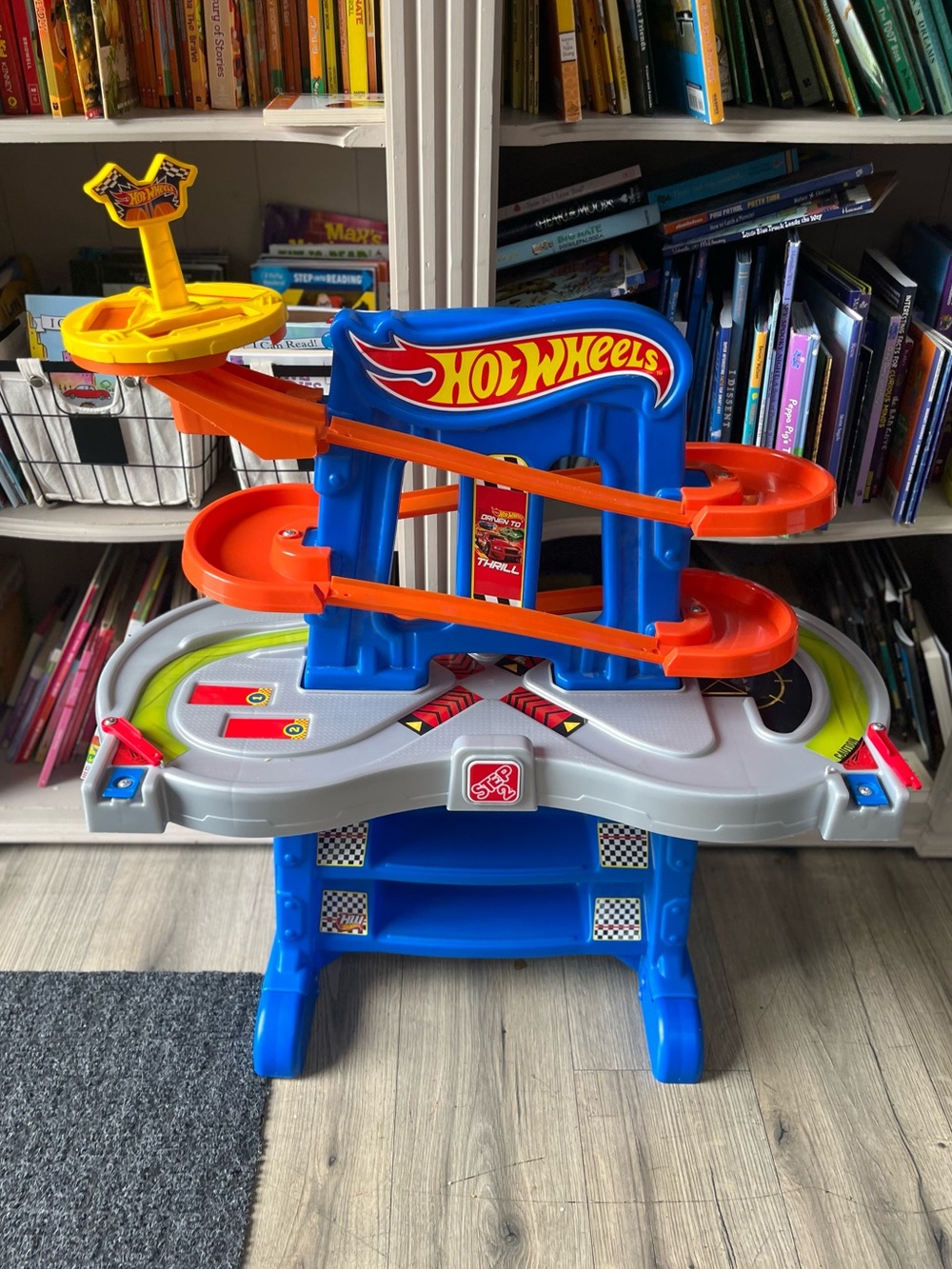 Hot Wheels Step2 Hot Wheels Road Rally Raceway DIE-CAST Car Play Table